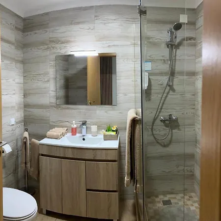 2-bedroom In Albufeira, 10 Minutes From The Beach, With Pool Apartman