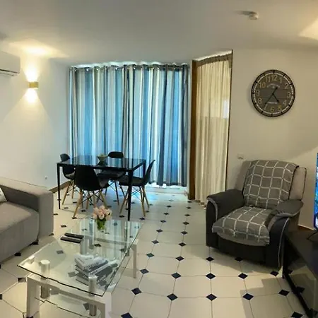 2-bedroom In Albufeira, 10 Minutes From The Beach, With Pool Apartman