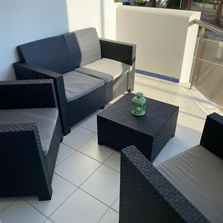 2-bedroom In Albufeira, 10 Minutes From The Beach, With Pool Apartment Albufeira
