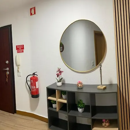 2-bedroom In Albufeira, 10 Minutes From The Beach, With Pool *