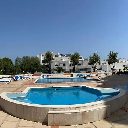 2-bedroom In Albufeira, 10 Minutes From The Beach, With Pool Apartman Albufeira